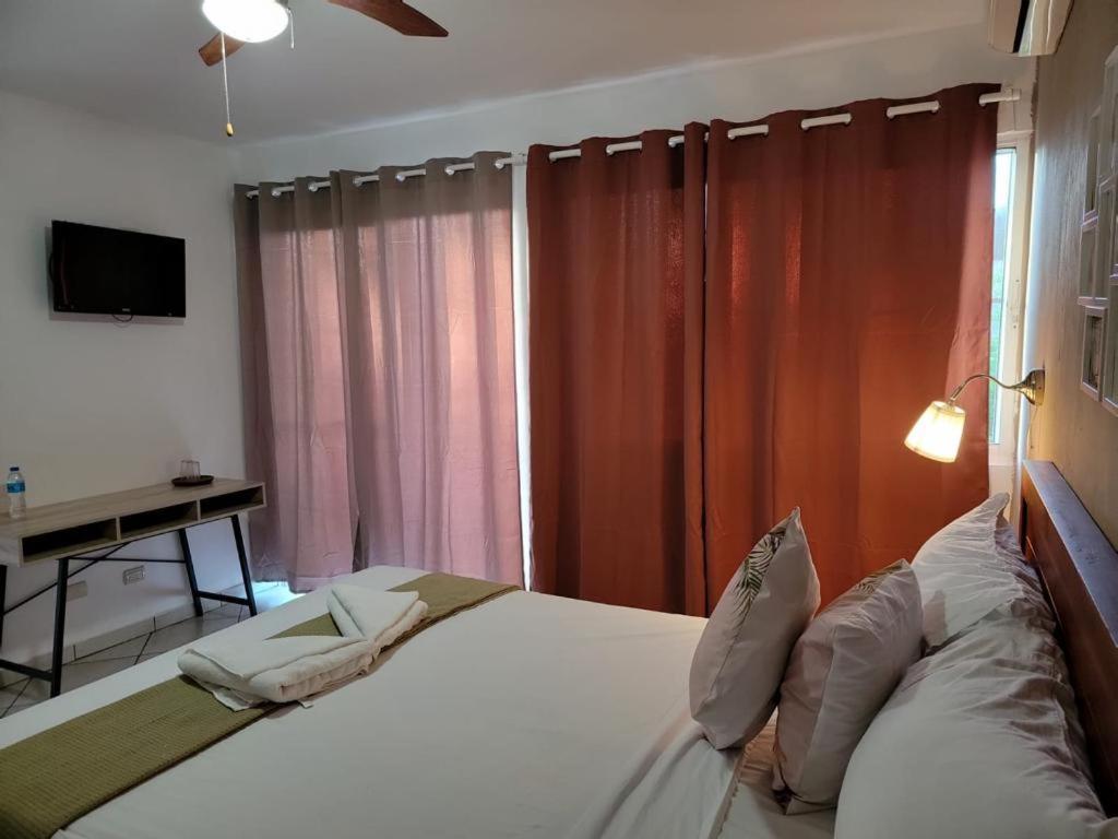 Hotel Sea Breeze Сосуа Екстер'єр фото